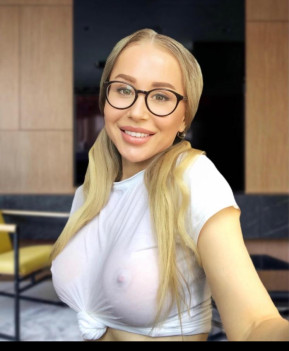 Emilly - escort review from Istanbul, Turkey